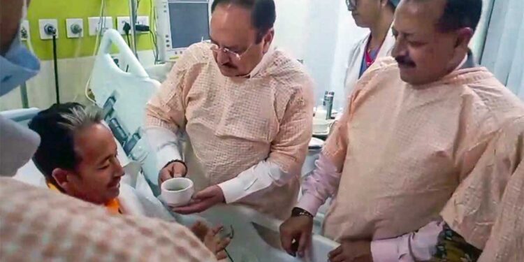 Catchy Title:Sonam Wangchuk ने आखिर क्यों तोड़ा Hunger Strike? धर्मेंद्र प्रधान के इस्तीफे पर खुद बताई बड़ी वजह