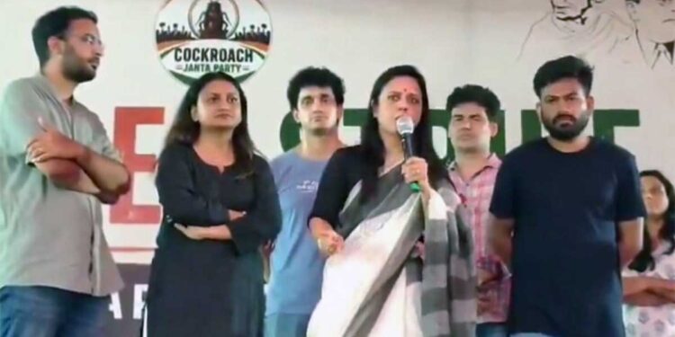 Mahua Moitra Jantar Mantar: सोनम वांगचुक के समर्थन में जंतर-मंतर पहुंचीं महुआ मोइत्रा, बोलीं- 'बच्चों के खून से नहीं बनाया जा सकता केक'
