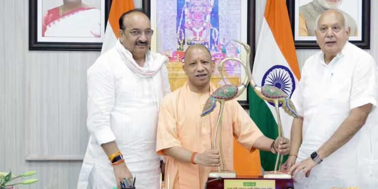 CM Yogi ने किसानों के लिए खोला ₹3025 करोड़ का खजाना, मंडियों के आधुनिकीकरण और e-NAM विस्तार को मिली मंजूरी