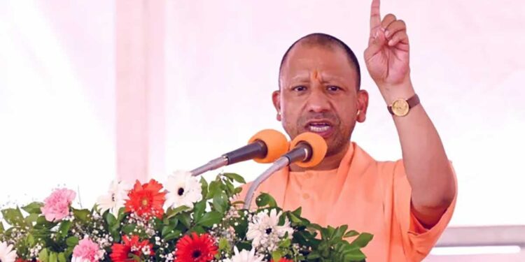 'पहले यूपी में बनते थे तमंचे, अब बन रही है ब्रह्मोस मिसाइल', CM योगी का विपक्ष पर बड़ा हमला