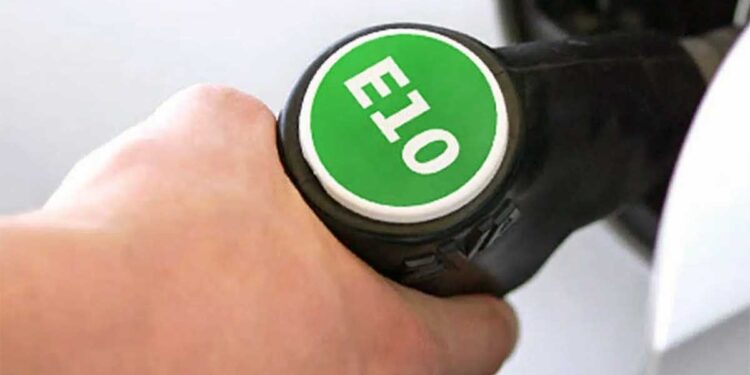 E20 Petrol Controversy: क्या सरकार पीछे हटेगी? E10 की बढ़ी मांग के बीच इथेनॉल ब्लेंडिंग पर छिड़ी नई बहस