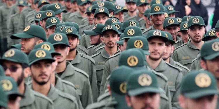 Iran Tension: अमेरिका-इजरायल नहीं, अब UK ने ईरान पर लिया बड़ा एक्शन, IRGC पर लगाया सख्त प्रतिबंध
