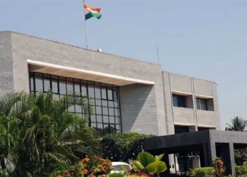ISRO Bomb Threat: बेंगलुरु मुख्यालय को बम से उड़ाने की धमकी, जांच के बाद पुलिस ने बताई सच्चाई