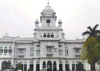 Lucknow KGMU News: हॉस्टल में Non-Veg पर बैन से मचा बवाल, छात्रों के विरोध के बीच सपा-कांग्रेस ने सरकार को घेरा