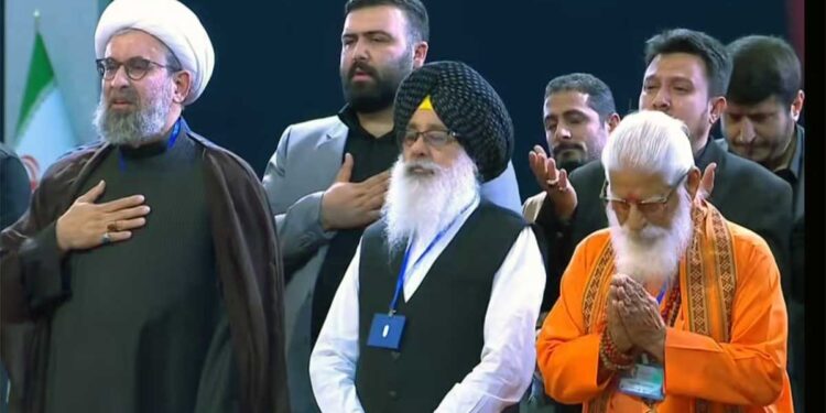 मजहब की दीवारें टूटीं! खामेनेई के अंतिम दर्शन के लिए ईरान पहुंचे हिंदू-सिख धर्मगुरु, भारत से भी गया प्रतिनिधिमंडल