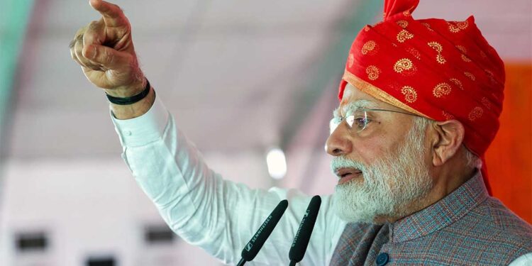 PM Modi in Rajasthan: '7 दिन में खत्म किया LPG संकट', ग्रीनफील्ड रिफाइनरी के उद्घाटन पर पीएम मोदी ने गिनाईं विकास परियोजनाएं