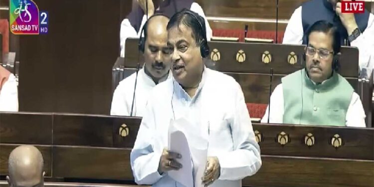 E20 Petrol पर नितिन गडकरी का बड़ा बयान! किन गाड़ियों में बदलने होंगे पार्ट्स, माइलेज और इंजन पर भी सरकार ने दी सफाई