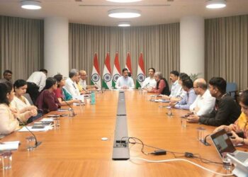 प्रह्लाद जोशी बने नए Education Minister, पीएम मोदी ने सौंपी बड़ी जिम्मेदारी, संभाला शिक्षा मंत्रालय का अतिरिक्त प्रभार