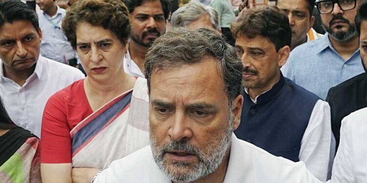 NEET Controversy: राहुल गांधी के Protest के बाद सरकार का बड़ा बयान, 13 गिरफ्तार, संसद में चर्चा को तैयार केंद्र