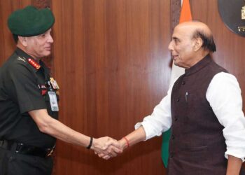 Army Chief General Dhiraj Seth की रक्षा मंत्री राजनाथ सिंह से पहली मुलाकात, 'Vijay Vision' और सेना के आधुनिकीकरण पर हुई अहम चर्चा