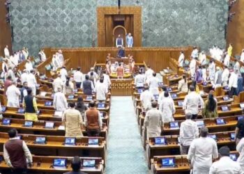 Parliament All Party Meeting में हंगामा! TMC के बागी सांसदों को बुलाने पर विपक्ष का Walkout, फिर बदला फैसला
