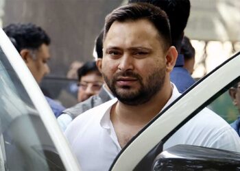 Bihar Politics: घायल छात्रों से मिले तेजस्वी यादव, CM सम्राट चौधरी पर साधा निशाना, आंदोलन की दी चेतावनी