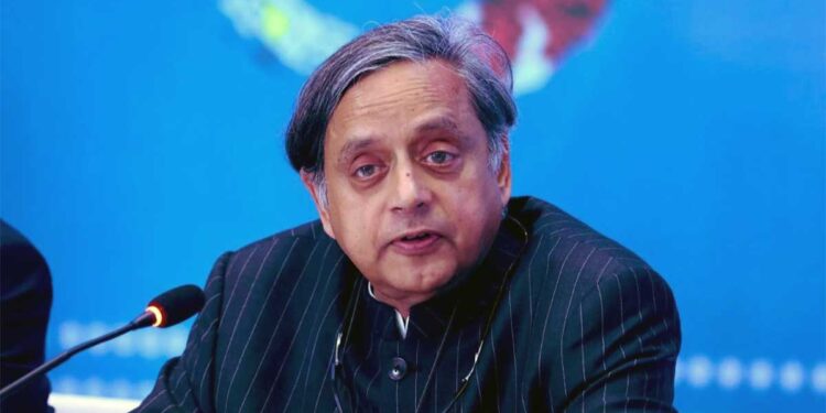 'पेपर लीक से सबसे बड़ा नुकसान गरीबों को', Shashi Tharoor का युवाओं के नाम Open Letter, सोनम वांगचुक से भी की खास अपील