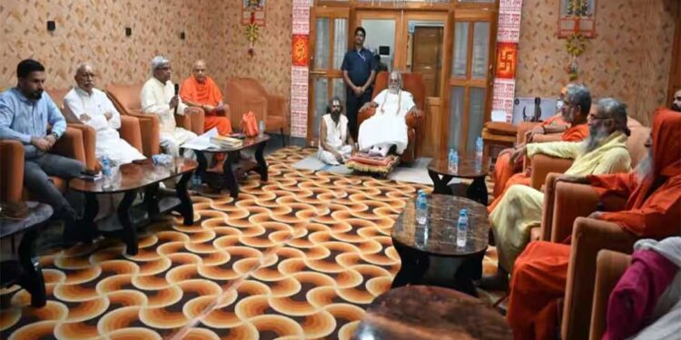Ayodhya Ram Mandir: ट्रस्ट की बैठक में कई बड़े फैसले, लेकिन CEO और महासचिव के नाम पर अभी सस्पेंस, 2 सितंबर को होगा अंतिम निर्णय