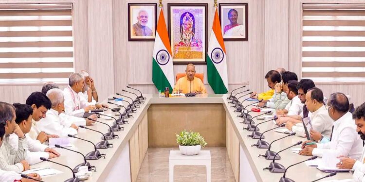 Yogi Cabinet Big Decisions: रानी लक्ष्मीबाई स्कूटी योजना को मंजूरी, 16 बड़े प्रस्तावों पर लगी मुहर