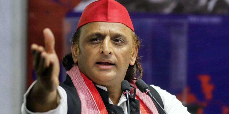 मेरठ में किसान नेता की पिटाई पर भड़के अखिलेश यादव, BJP पर लगाया गंभीर आरोप, बोले- ‘हार के डर से बौखलाई’