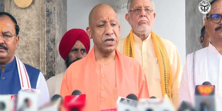UP Assembly Session 2026: राम मंदिर दान विवाद पर विपक्ष पर बरसे CM योगी, बोले- 'जय श्रीराम बोलने वालों पर लाठी चलाने वाले आज सवाल उठा रहे'