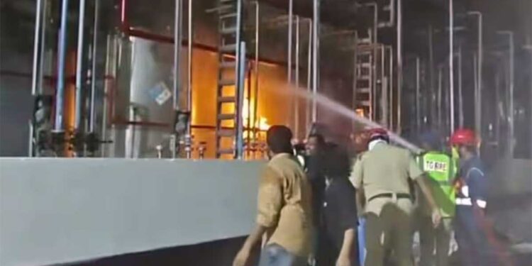 Telangana Pharma Blast: रिएक्टर फटने से फैक्ट्री में मचा हड़कंप, 2 की मौत और 10 कर्मचारी घायल