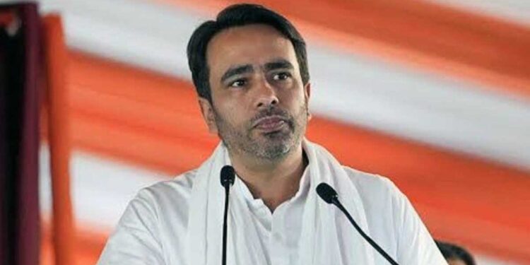 Akhilesh Yadav के बयान पर Jayant Chaudhary का पलटवार, बोले- ‘वो मजबूर कर रहे हैं…’