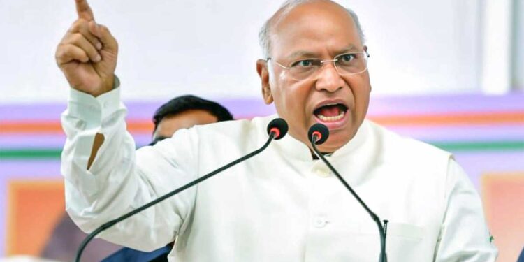 FCRA Bill पर संसद में घमासान! खरगे ने साफ किया- कांग्रेस करेगी विरोध, विपक्षी दलों के साथ बनेगी रणनीति