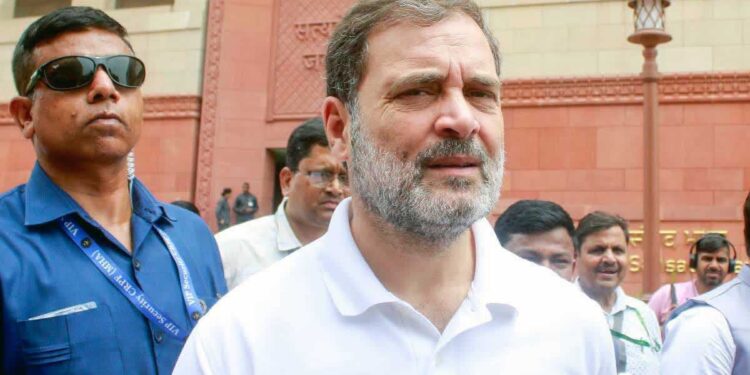 UP Politics: 2027 चुनाव से पहले कांग्रेस का बड़ा संगठनात्मक फेरबदल, बदली पूरी टीम, राहुल गांधी की रणनीति पर बढ़ा फोकस