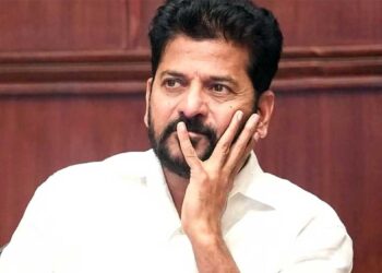 Telangana Politics: CM रेवंत रेड्डी पर 200 करोड़ की जमीन सिर्फ 7 करोड़ में देने का आरोप, Lokayukta पहुंचा मामला