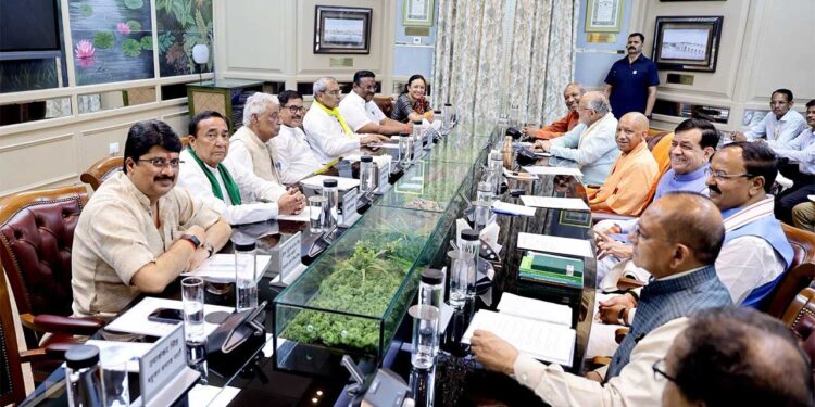 UP Monsoon Session 2026: विधानसभा सत्र से पहले CM योगी की सर्वदलीय बैठक, विपक्ष से की स्वस्थ चर्चा और सहयोग की अपील
