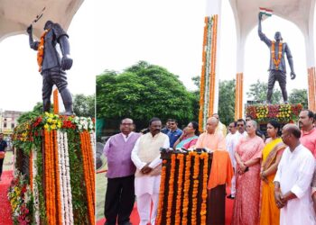 CM Yogi ने शहीद गुलाब सिंह लोधी को किया नमन, बोले- 32 की उम्र में दी कुर्बानी, पीढ़ियों को देती रहेगी प्रेरणा