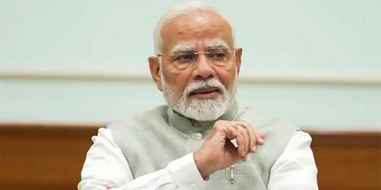 PM मोदी के मुंबई कार्यक्रम स्थल पर हड़कंप, 2 हिरासत में; एक के पास बंदूक और फर्जी PMO ID कार्ड मिलने का दावा