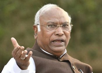 महिला आरक्षण पर खरगे का PM मोदी से सवाल, बोले- महिलाओं को 33% सीटें देने से कौन रोक रहा है?