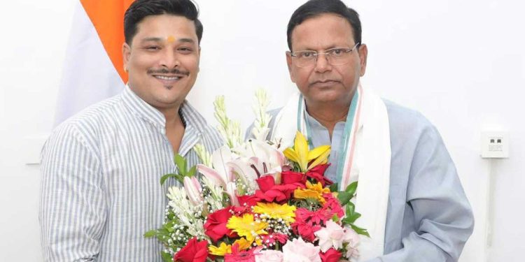 UP Politics: BJP को बड़ा झटका! पूर्व विधायक कुशाग्र सागर ने छोड़ी पार्टी, क्या अब सपा में होंगे शामिल?