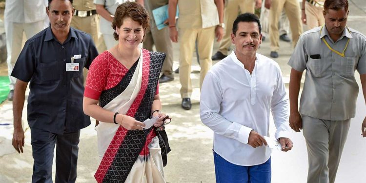 Rehan Vadra की Exhibition से हटाईं 70 से ज्यादा तस्वीरें! Robert Vadra का बड़ा दावा, प्रियंका गांधी ने भी किया बेटे का समर्थन