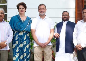 राहुल-प्रियंका से मिले स्वामी प्रसाद मौर्य, क्या यूपी चुनाव से पहले बदलने वाला है सियासी समीकरण?