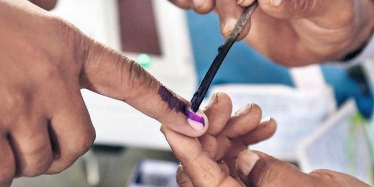 UP MLC Election 2026: घर बैठे ऐसे चेक करें अपना Polling Booth, वोट डालने से पहले जान लें ये जरूरी नियम